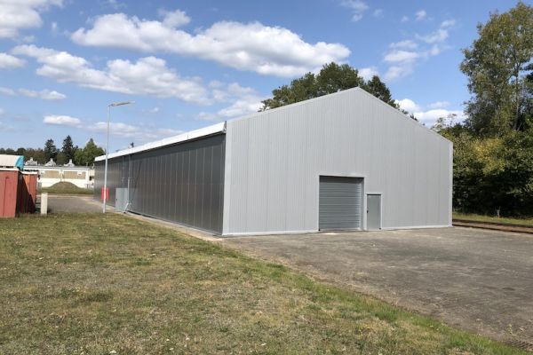 Teilisolierte Warmhalle 